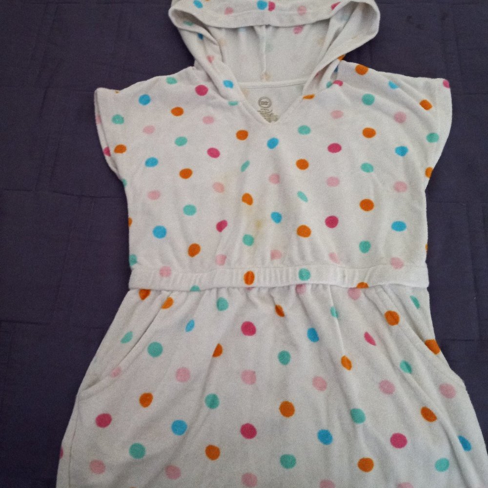 Polka-dot by the Pool